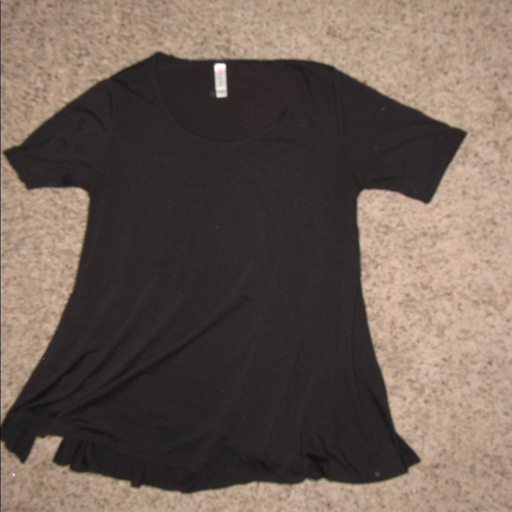 Small Lularoe Black Perfect Tee